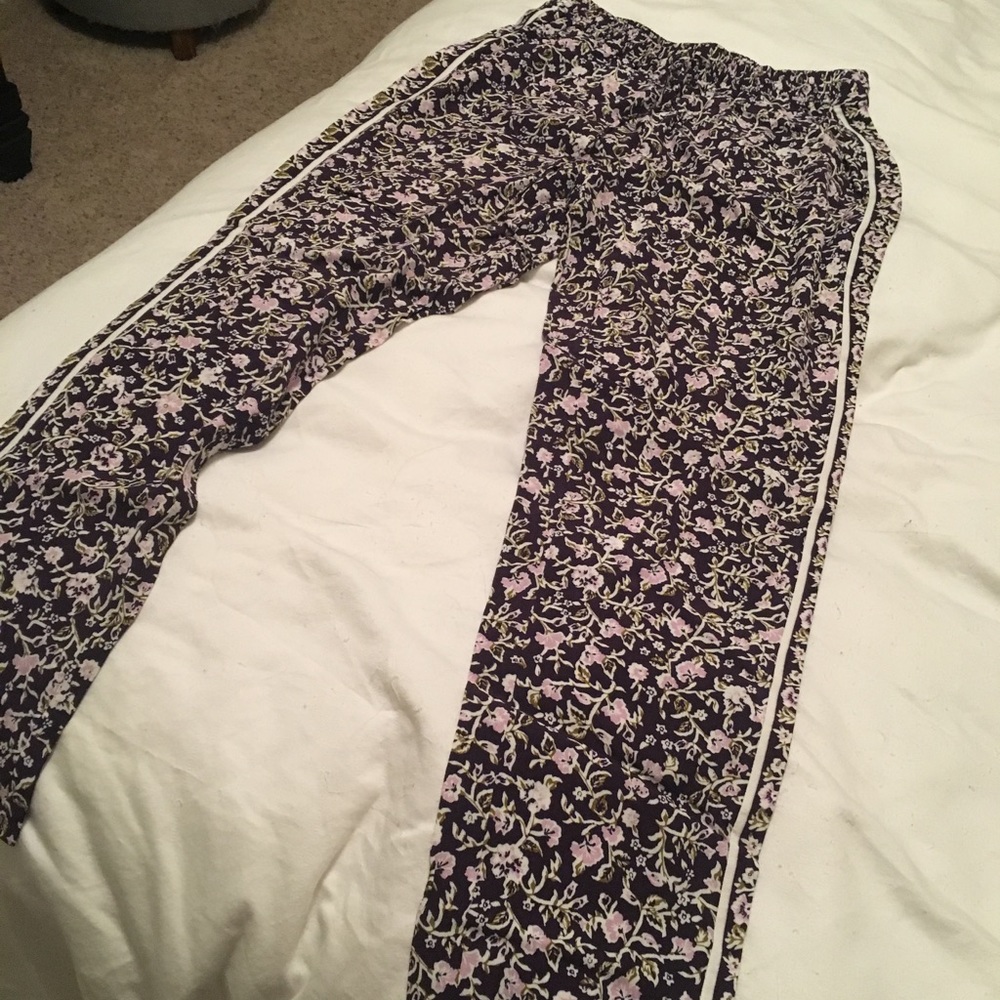 Dressy  pants w pockets tighter at ankle